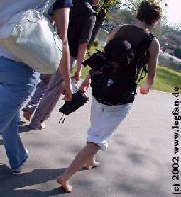here the first ladys in Basel who goes with out their shoes...